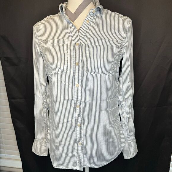 Blue / white striped button up shirt‎ - Picture 1 of 6